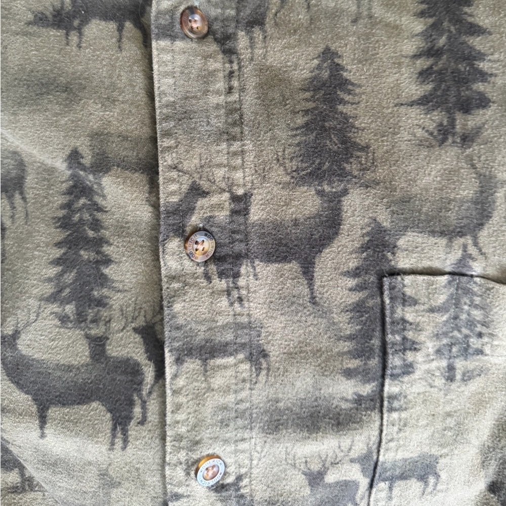 Woolrich Vintage Men’s Olive Whitetail Deer Button Down Shirt - Picture 2 of 8